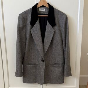 Alfred Dunner Vintage Black and White Houndstooth Blazer with Black Velvet